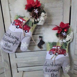 Red Truck Christmas Mitts Set of (2)